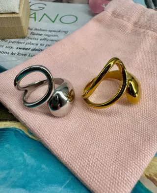 Anello argentato regolabile