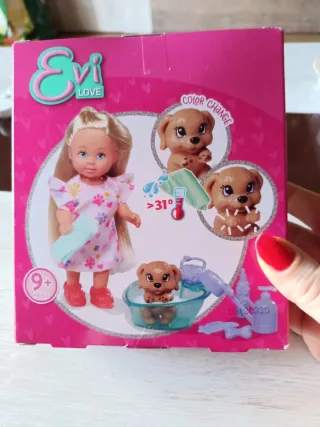 Muñeca Evi Love Baño Perro Simba