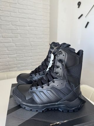 38 Botas Adidas GSG 9.2024