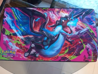 Caja Pokémon Ultra Premium Charizard EX