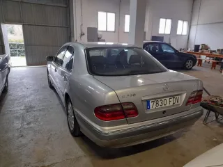 Mercedes-Benz Clase E 2002