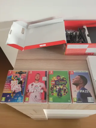 Nintendo Switch come nuova + Giochi e Accessori