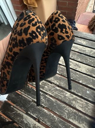 Zapatos de tacón Zara estampado leopardo