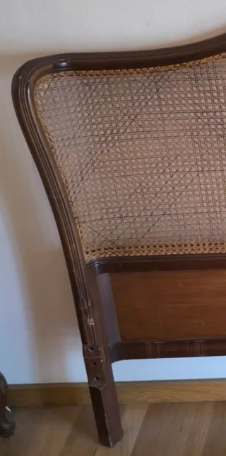 Cabecero de cama antiguo ratán y madera