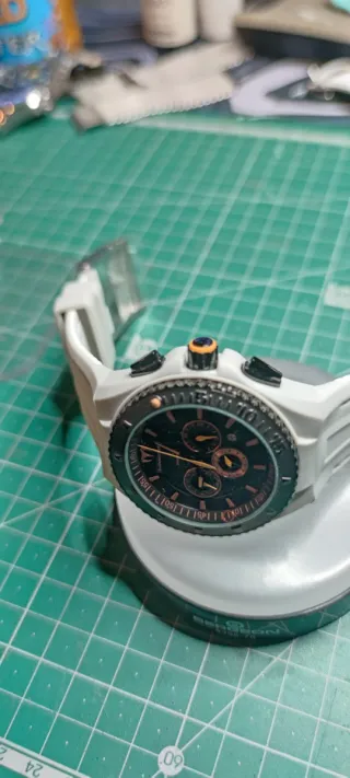 Reloj Technomarine Cronógrafo Blanco y Negro