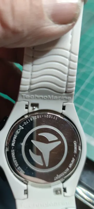 Reloj Technomarine Cronógrafo Blanco y Negro