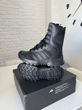38 2/3Botas Adidas GSG 9.2 2024 policia seguridad