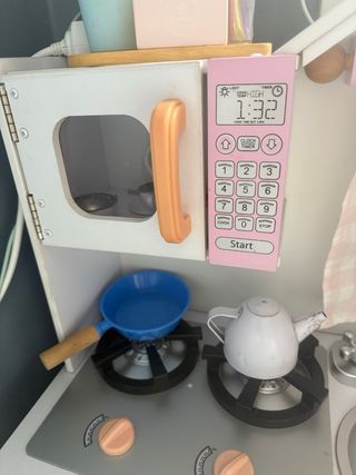 Cocina de juguete con accesorios
