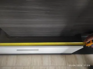 Mueble de salón moderno gris y blanco