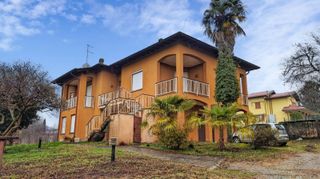 VILLA BIFAMILIARE INDIPENDENTE