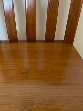 2 Sillas de madera maciza estilo clásico