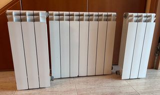 Radiadores blancos de metal