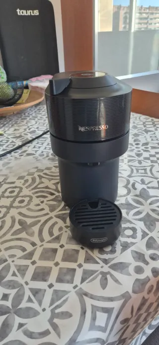Cafetera Nespresso Vertuo Pop Negra