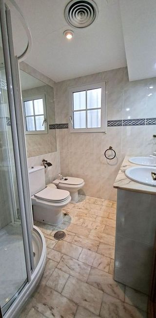 Chalet en venta en Gines