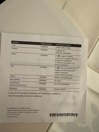 Teclado Inalámbrico Apple Plata y Blanco