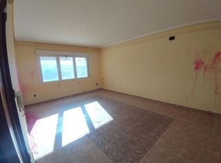 Casa adosada en venta en Consuegra