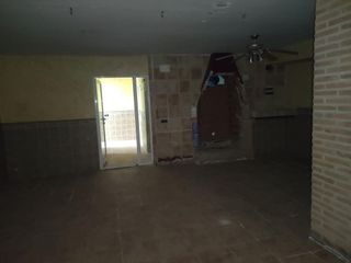 Casa adosada en venta en Consuegra