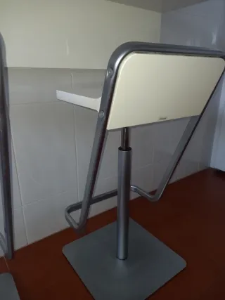 Lote 2 taburetes Kide Ondarreta