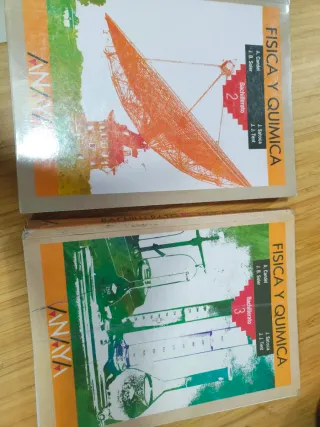 2 libros de Física y Química de BUP