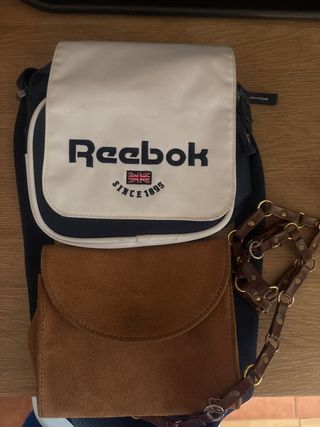 Bolsos Reebok y Marrón