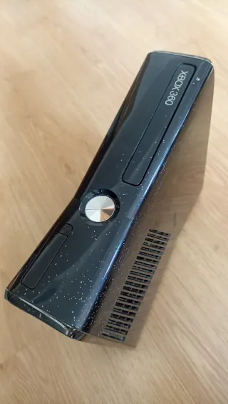 Xbox 360 Slim 250GB + Mando Negro