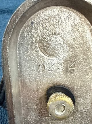 Servilletero el niño con conejo metal plateado