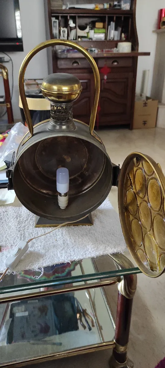 Lámpara de mesa antigua metal y cristal