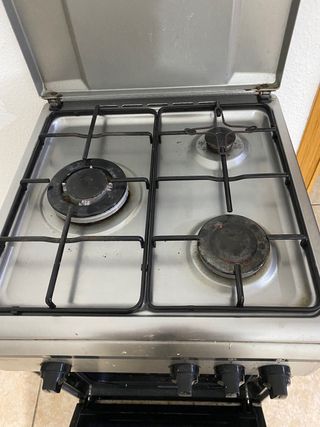 Cocina de gas con horno 3 fuegos (Peñiscola)