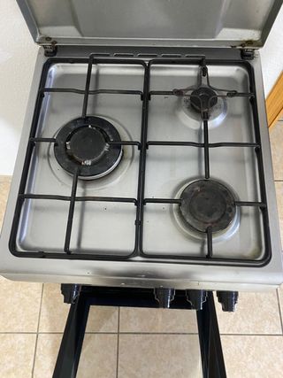 Cocina de gas con horno 3 fuegos (Peñiscola)