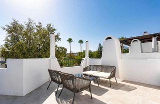 Casa adosada en alquiler en Los Naranjos - Las Brisas en Marbella