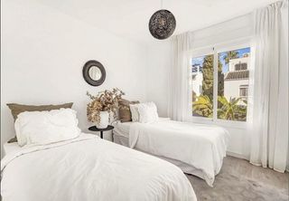 Casa adosada en alquiler en Los Naranjos - Las Brisas en Marbella