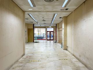 Local comercial en alquiler en El Llano en Gijón