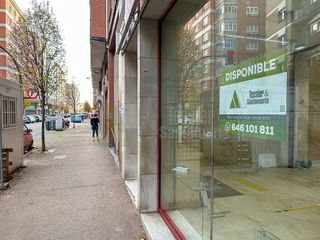 Local comercial en alquiler en El Llano en Gijón