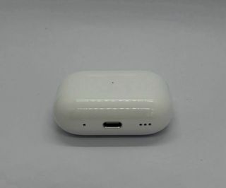 AirPods Pro 2 USB C + Spigen Funda