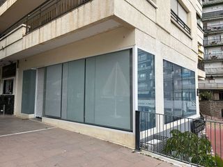 Local comercial en alquiler en Playa Bajadilla - Puertos en Marbella