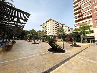 Local comercial en alquiler en Playa Bajadilla - Puertos en Marbella