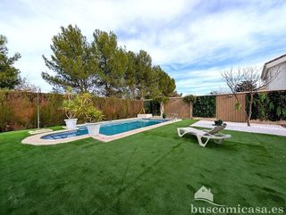 Chalet en venta en Linares