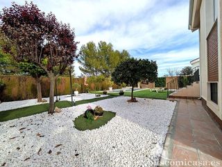 Chalet en venta en Linares