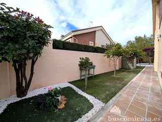 Chalet en venta en Linares