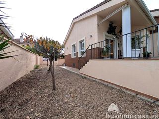 Chalet en venta en Linares