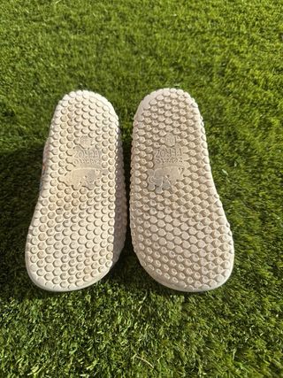 Zapatos respetuosos de Zapato Feroz. Talla 25