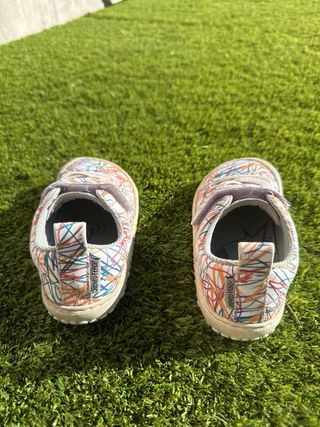 Zapatos respetuosos de Zapato Feroz. Talla 25