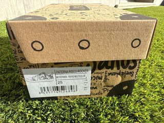 Zapatos respetuosos de Zapato Feroz. Talla 25