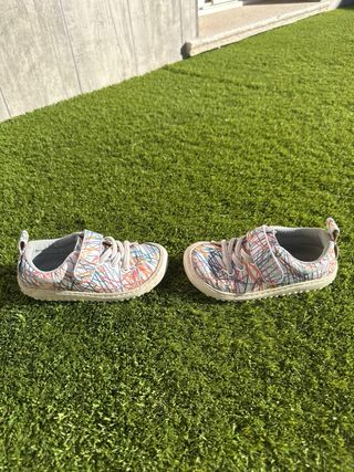 Zapatos respetuosos de Zapato Feroz. Talla 25