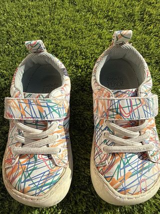 Zapatos respetuosos de Zapato Feroz. Talla 25