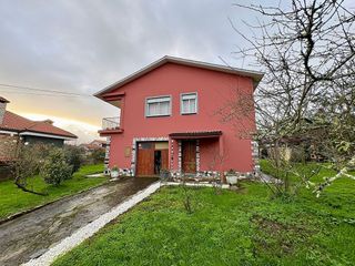 Chalet en venta en Ares