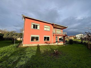 Chalet en venta en Ares