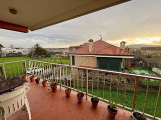 Chalet en venta en Ares