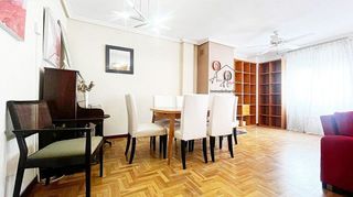 Casa adosada en venta en Villares de la Reina