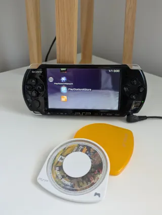 Console Sony PSP Nera + Gioco Blood Bowl